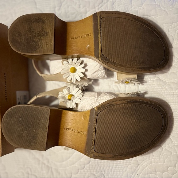 Lucky Brand Sandals in original box; Style LK-JULEII; Color-STUCCO - Picture 6 of 8